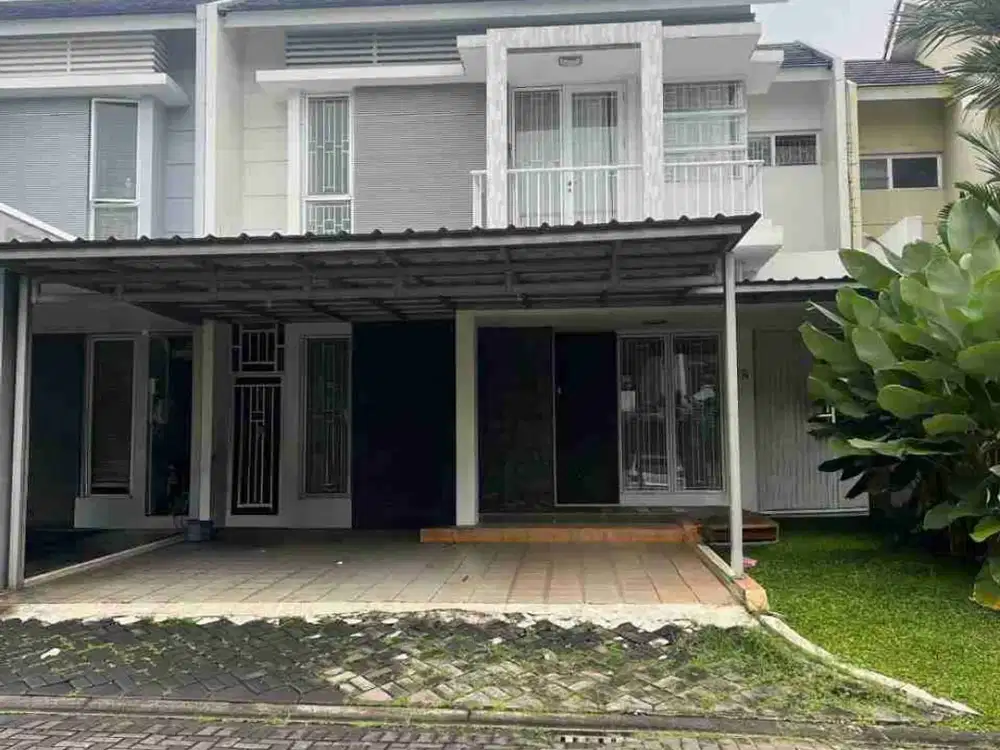 Rumah Standar Halaman belakang luas delatinos BSD city