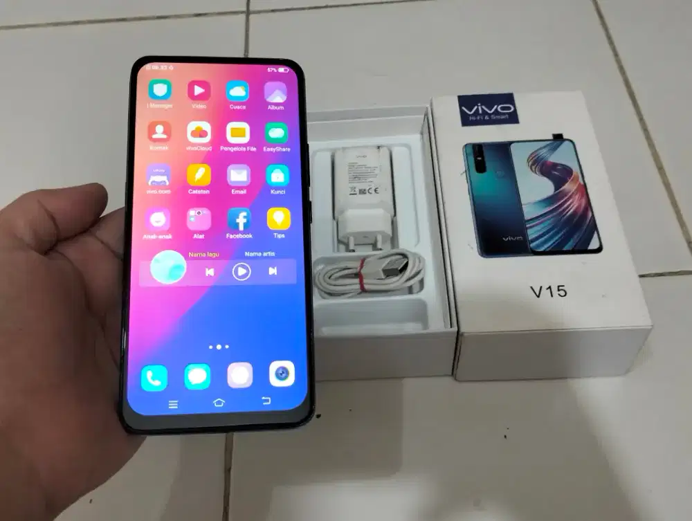 VIVO V15 RAM 8GB / 256GB 4G LTE Duos 6.53in Fingerprint Kamera Pop Up
