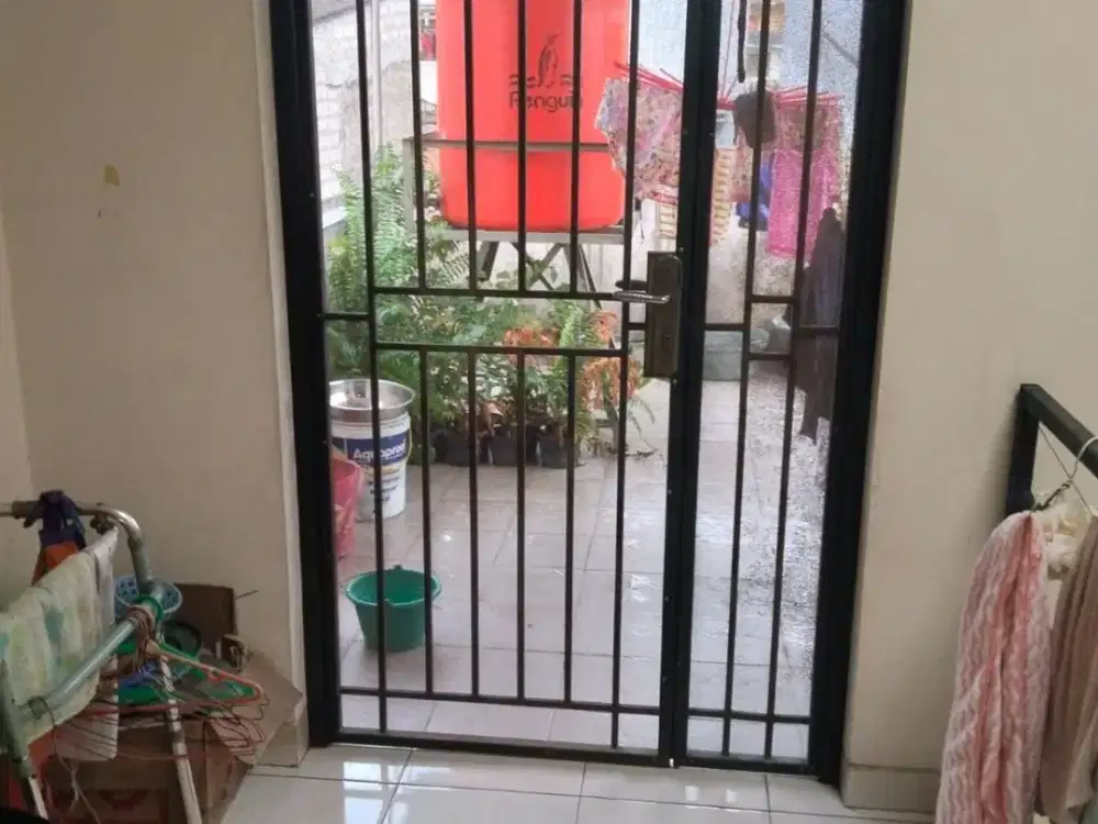 DIJUAL RUMAH 3 LANTAI JELAMBAR JAKARTA BARAT