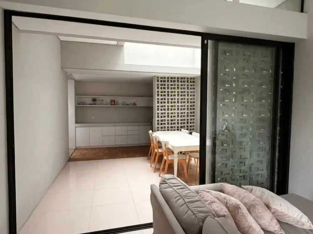 Y. DISEWAKAN RUMAH SUMMARECON BANDUNG CLUSTER FLORA TYPE FIONA PREMIUM FURNISH