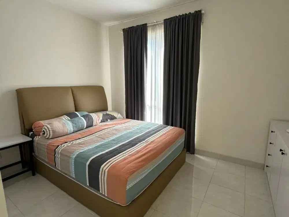 Disewakan Cepat Rumah Furnish Dekat Kawasan Kuliner dan Pendidikan di Cluster Martinez Gading Serpong