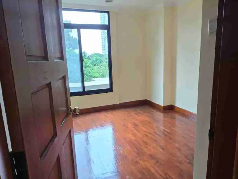 Disewakan Kondo Graha Famili. Bagus. Semi Furnished