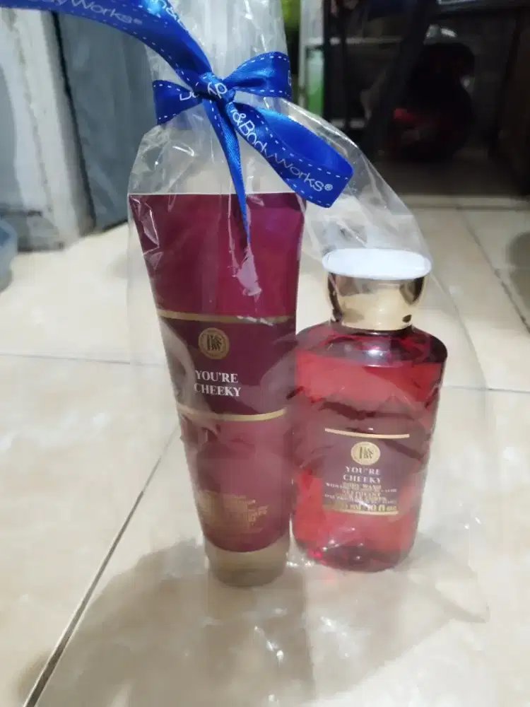 Jual Bath & Body Works You're Cheeky Body Care Gift Set