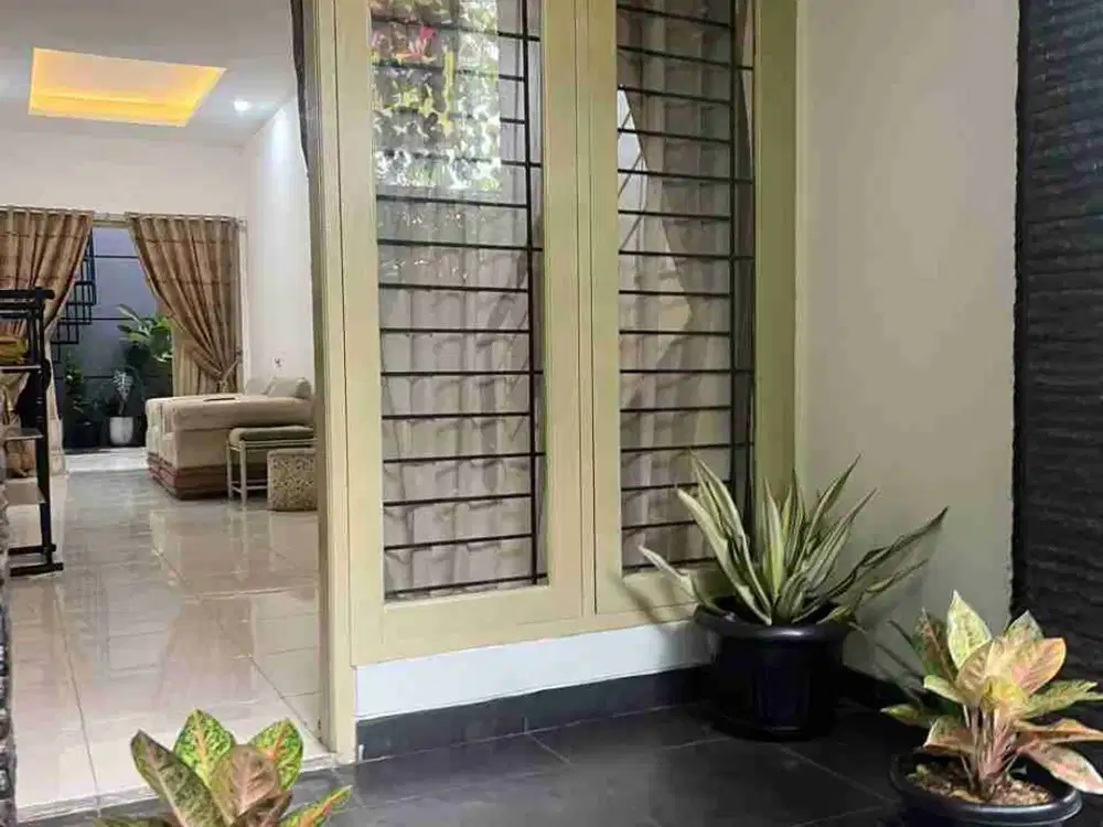 Sewa dan Jual Rumah 2 lantai di Jalan utama kebagusan dalam 1, Jakarta Selatan