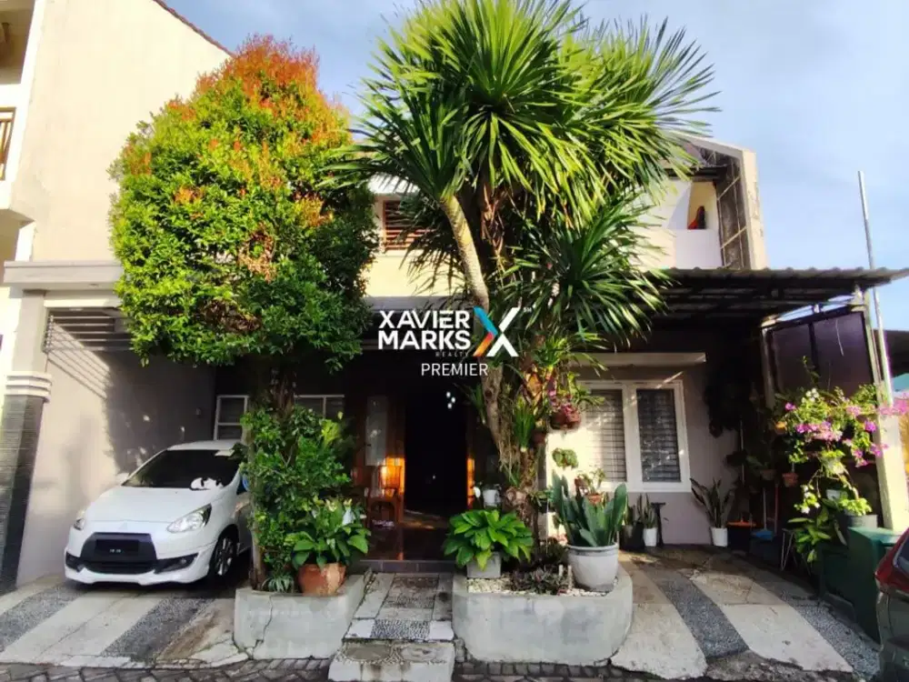 DIJUAL Rumah Hook Terawat Dg Desain Mezanine dan Semi Furnish Siap Huni Lingkungan Aman Lokasi Tengah Kota Dekat Kampus UB dan RSI di Istana Gajayana