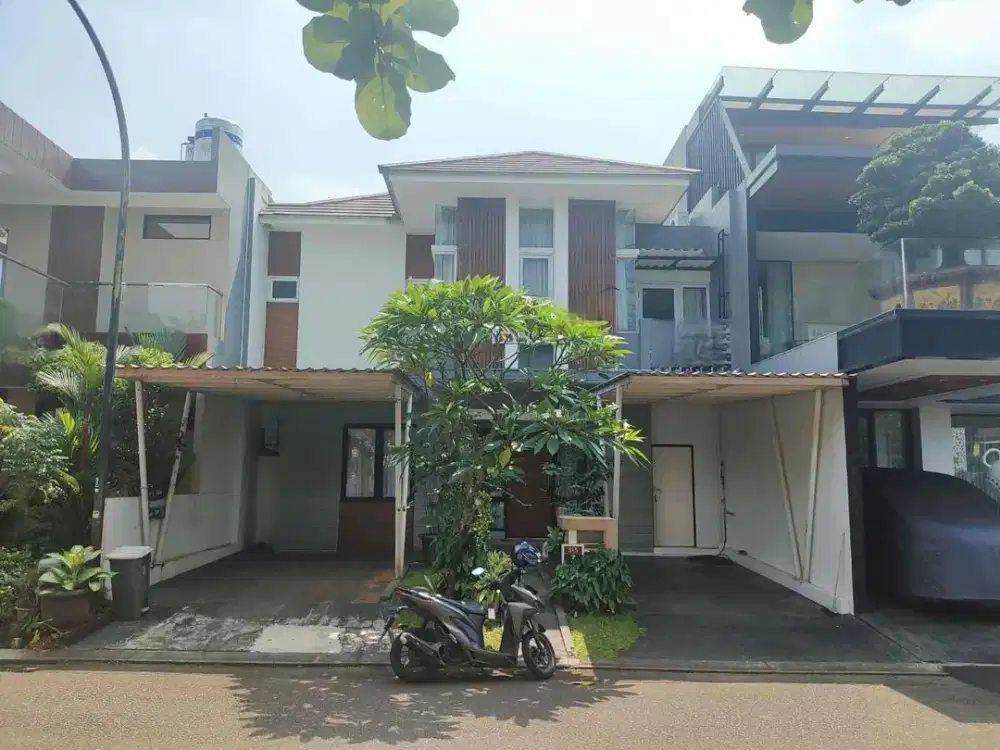 JUAL RUMAH KOTA WISATA. 
Dalam Cluster Depan Taman di jual BU  Rumah Kota wisata cibubur Bogor Jawa Barat