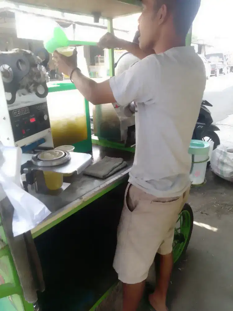 Dicari karyawati cewek umur di atas 35thn.untuk jaga lapak tebu