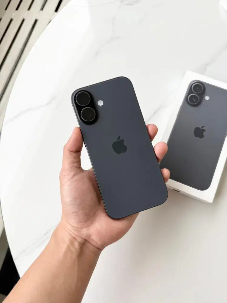 Iphone 17 256gb black, resmi iBox (like new)