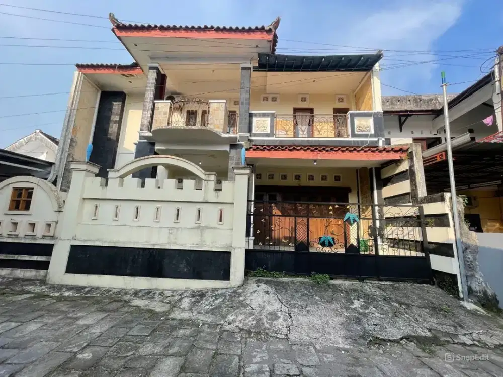Dijual Rumah 2 Lantai LB 370m² Dekat Kampus UPN & Amplaz Sleman