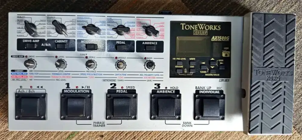 Efek gitar Korg AX 1500 g
