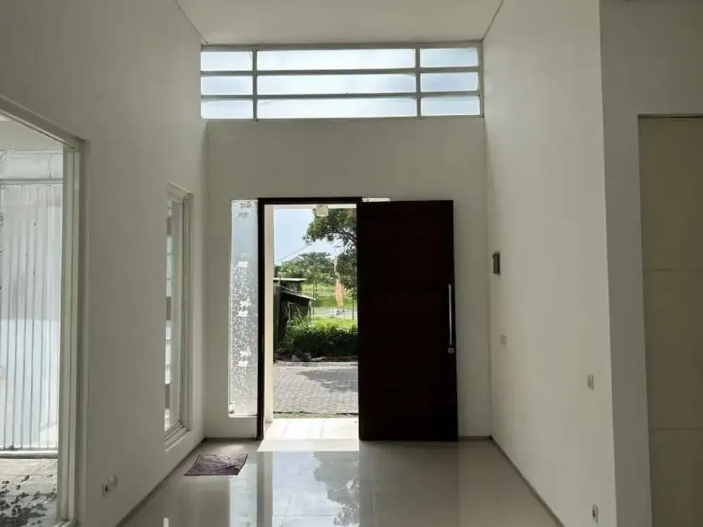 Rumah Bukit Palma, Citraland Strategis • Siap Huni • Carport