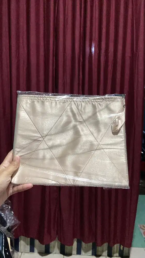 Tempat mukena atau penyimpanan barang