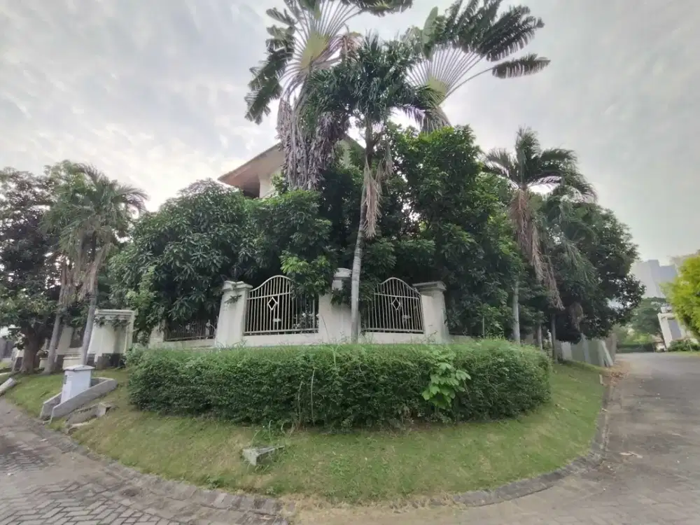 dijual rumah Pakuwon indah