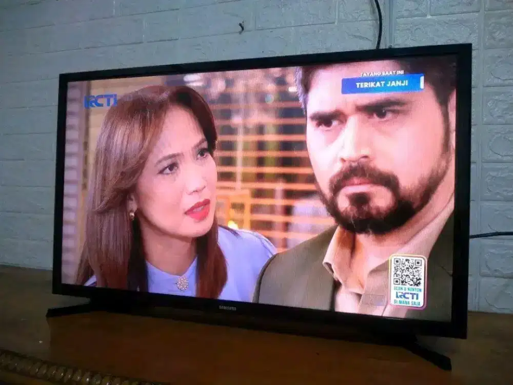 TV LED SAMSUNG 32 INCH MASIH ANALOG
