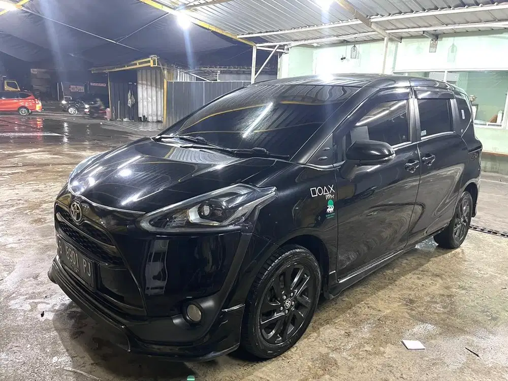 Sienta Type Q 2017 Hitam