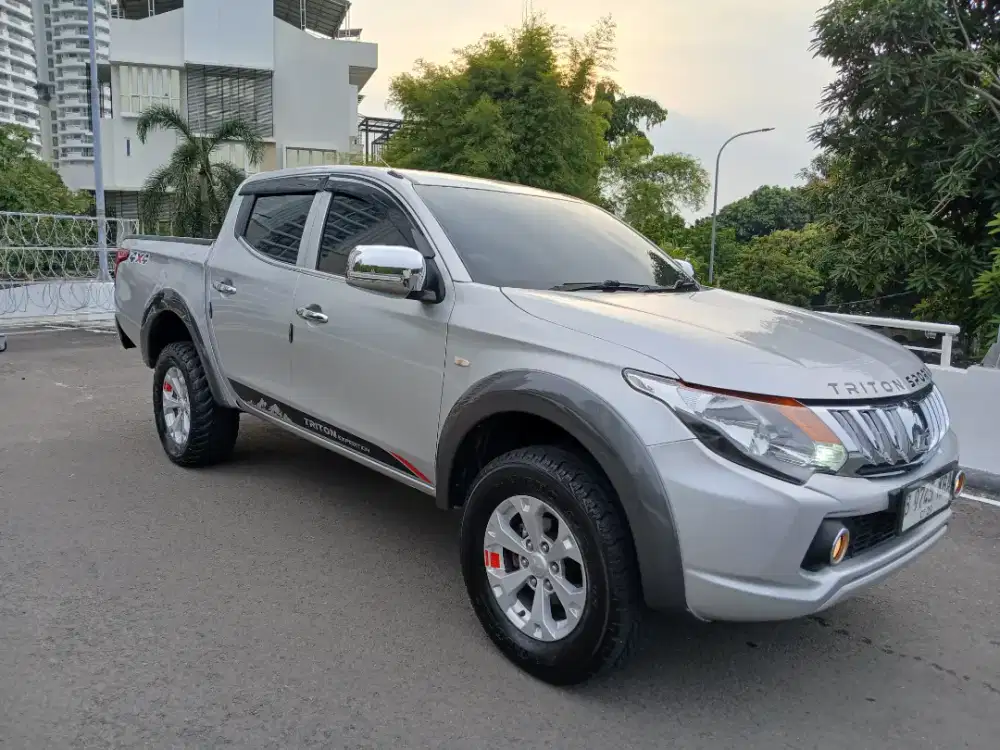 Mitsubishi strada triton DC 4x4 HDX 2019 up GLS tangan 1 low km