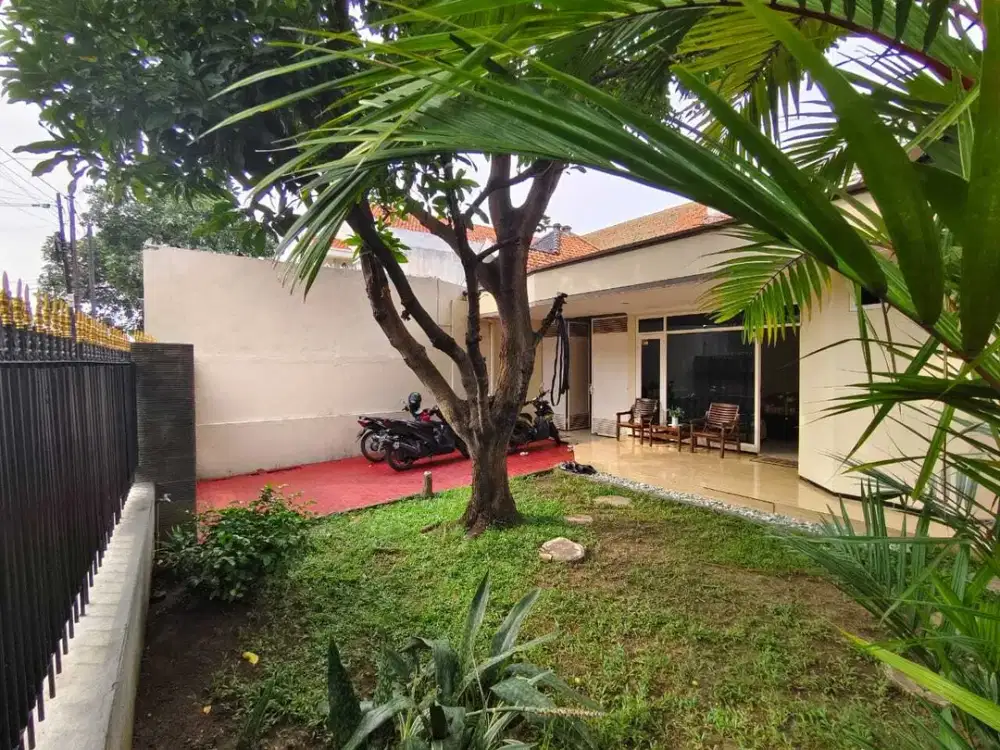 Dijual Rumah Pusat Kota Dekat Raya Diponegoro Surabaya