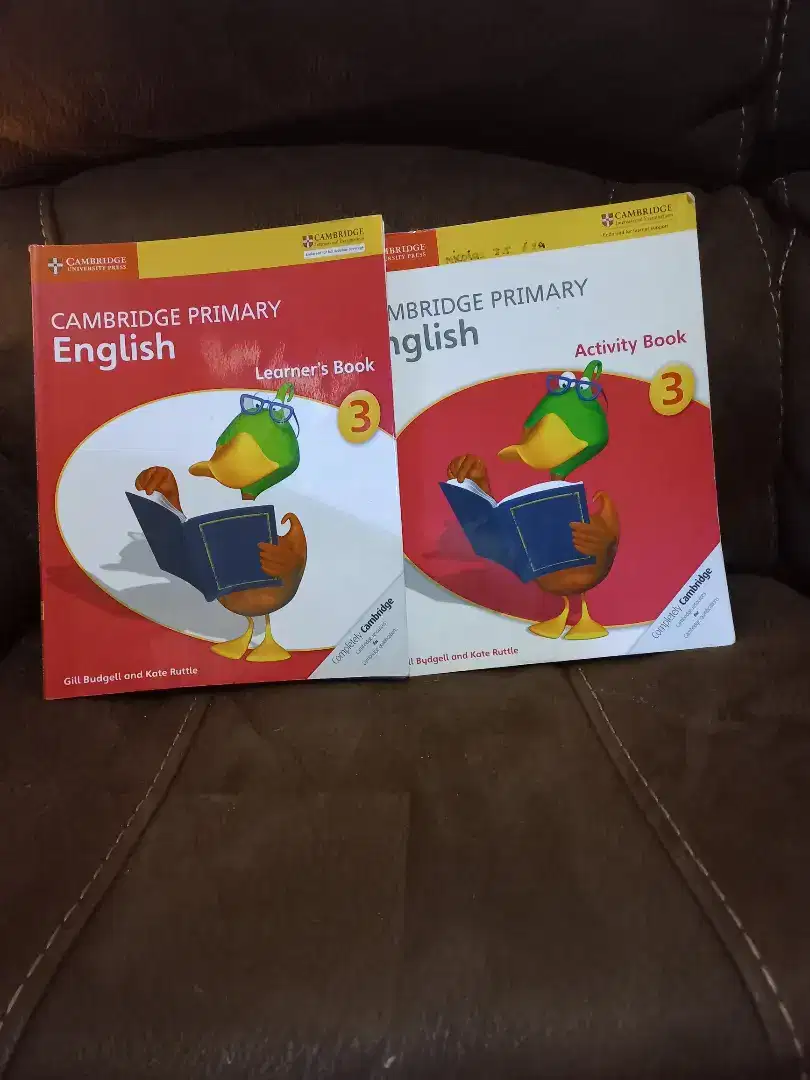 Buku Cambridge Primary English kelas 3