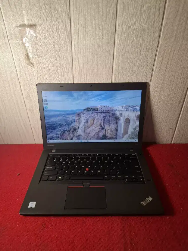 Lenovo Thinkpad T460 Core i5 Gen6 Ram8Gb Ssd256Gb Siap Tempur