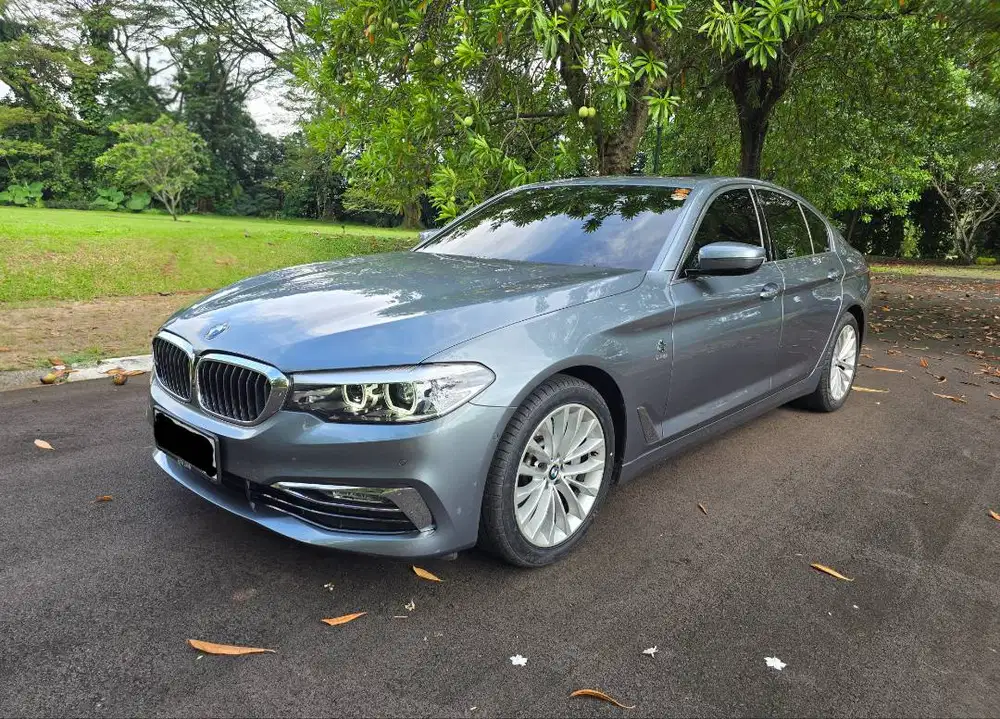 BMW G30 530i seri / series 5 Luxury Line 2017 abu (bluestone metallic)