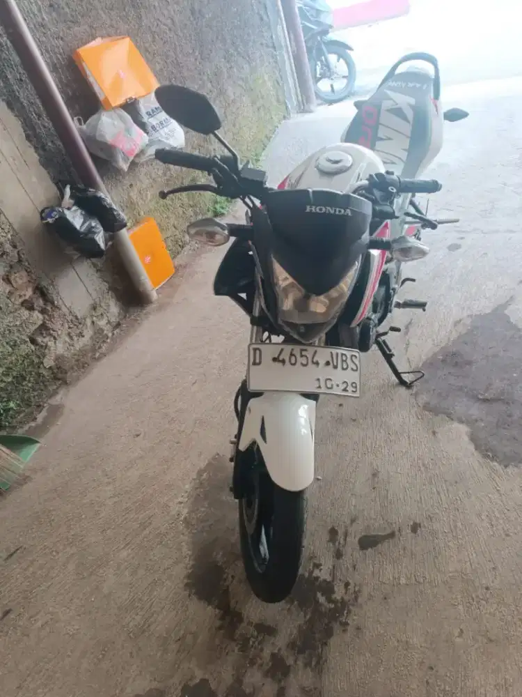 Bismillah mugia rezeki na, CB150R Ss lengkap pajak joss
