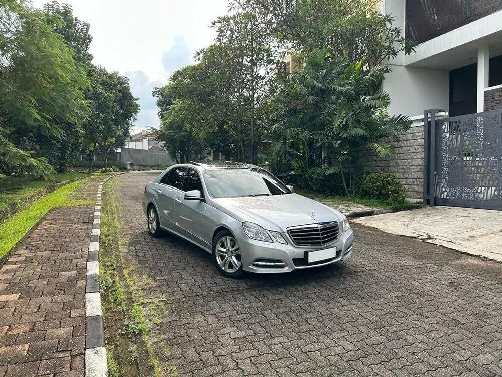[Cash] Mercedes Benz E300 Avantgarde Panoramic AMG 2012 Facelift W212