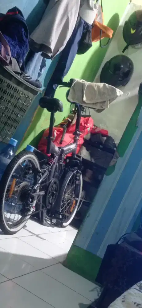 Sepeda lipat dan sepeda listrik
