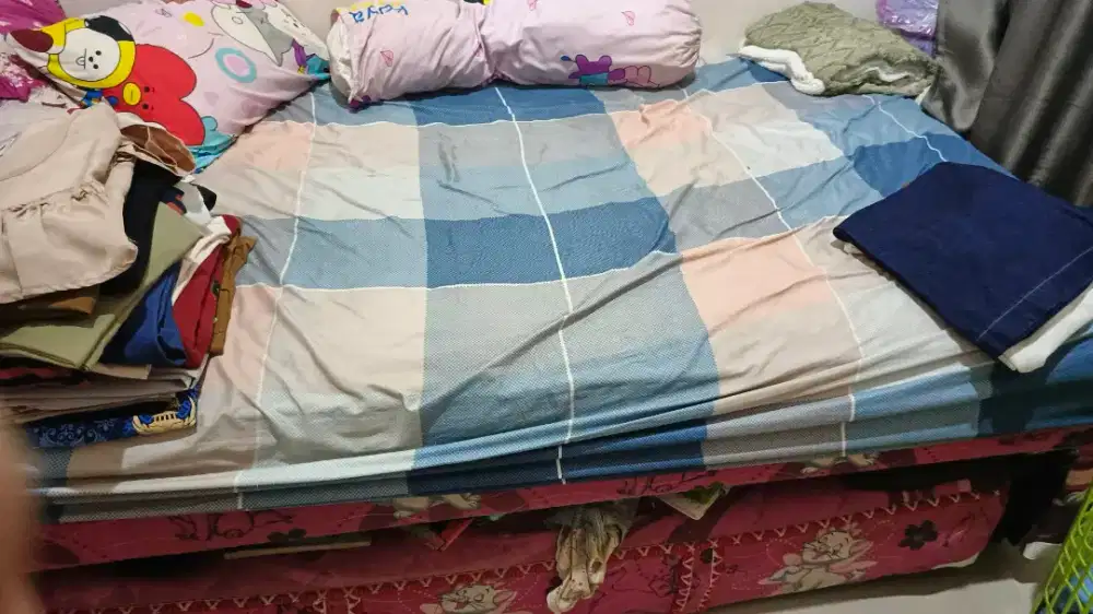 Tempat tidur 2 tingkat