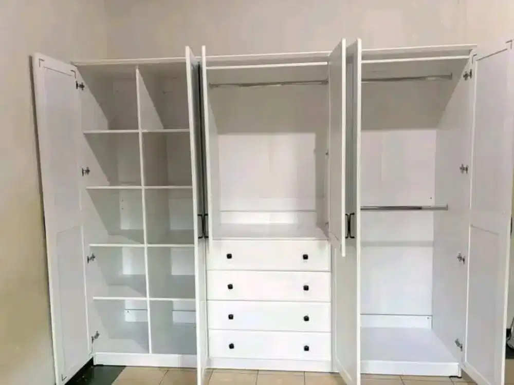 Lemari pakaian full plat besi