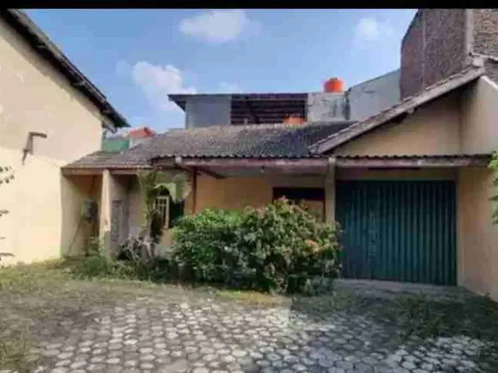 RUMAH LAHAN LUAS DI JL PANDA RAYA SELATAN PEDURUNGAN SEMARANG