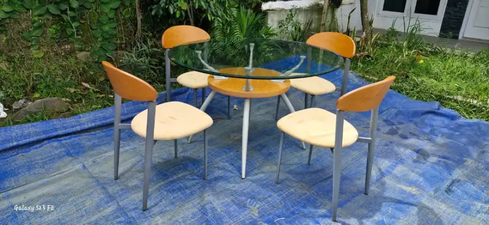 Cellini Meja Makan Asli Istimewa