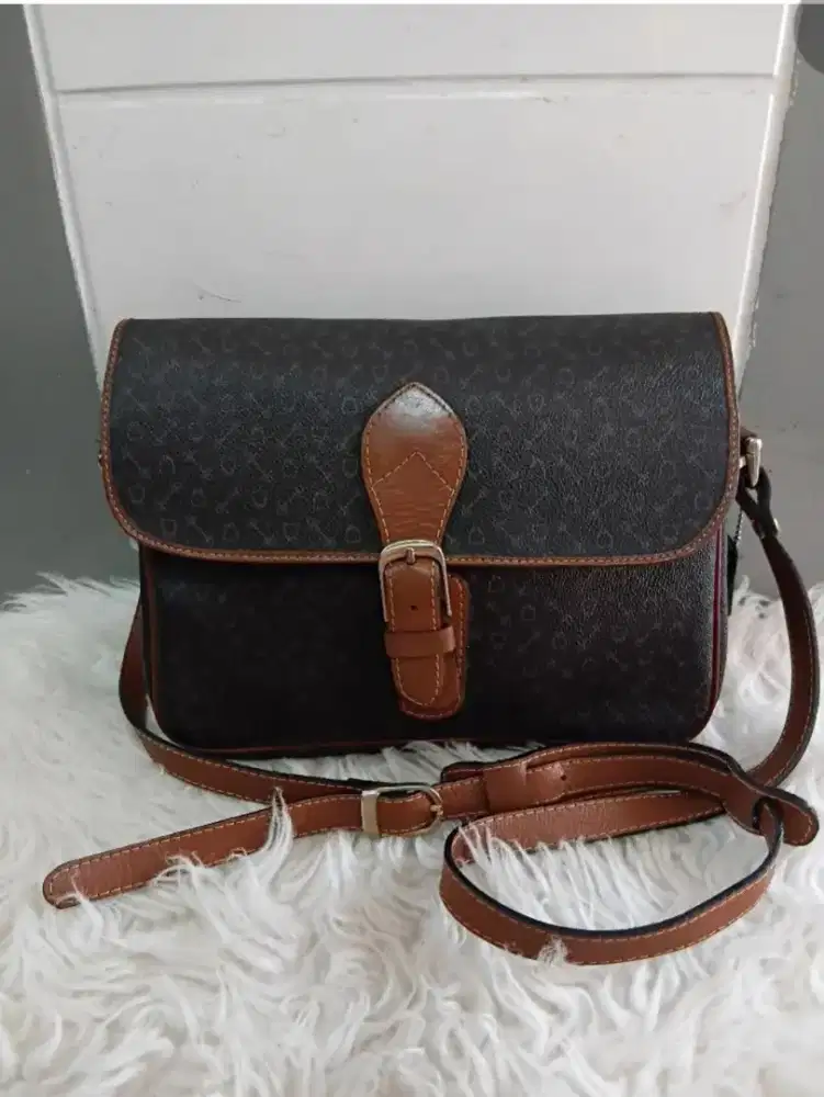 Preloved Tas kulit why vintage size 27 x 20 kulit asli