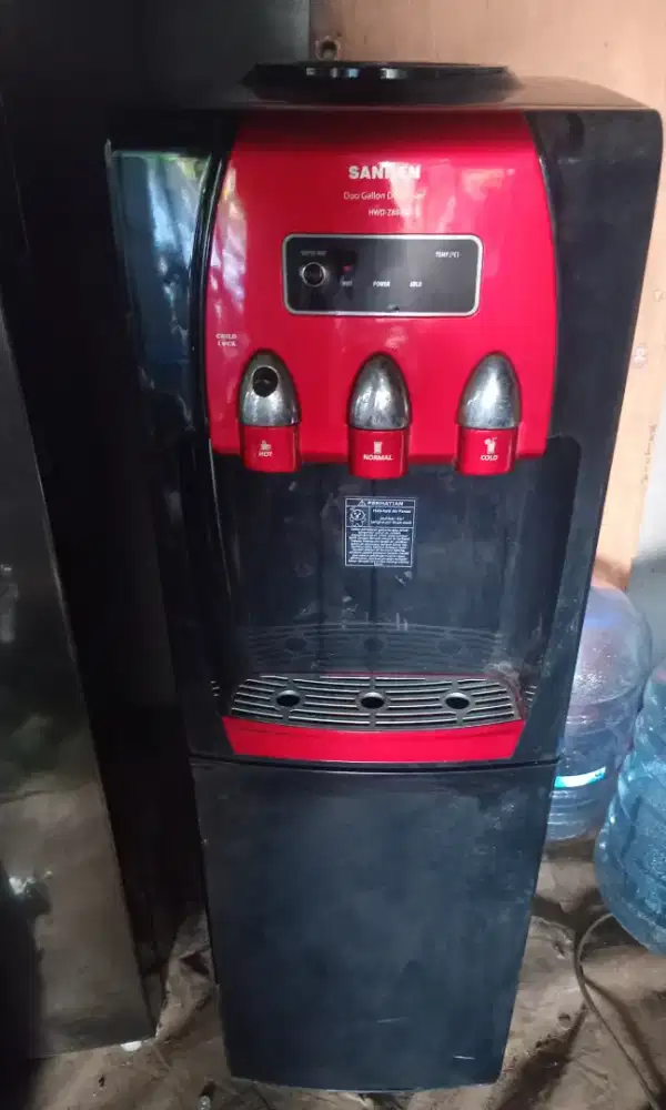 Di jual dispenser sanken galon atas bawah,ori normal tinggal pakai