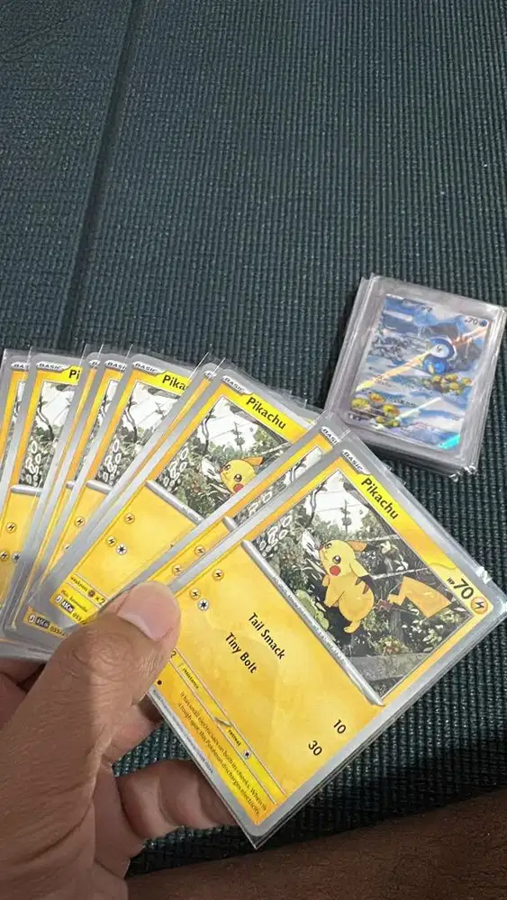 Kartu pokemon pikachu