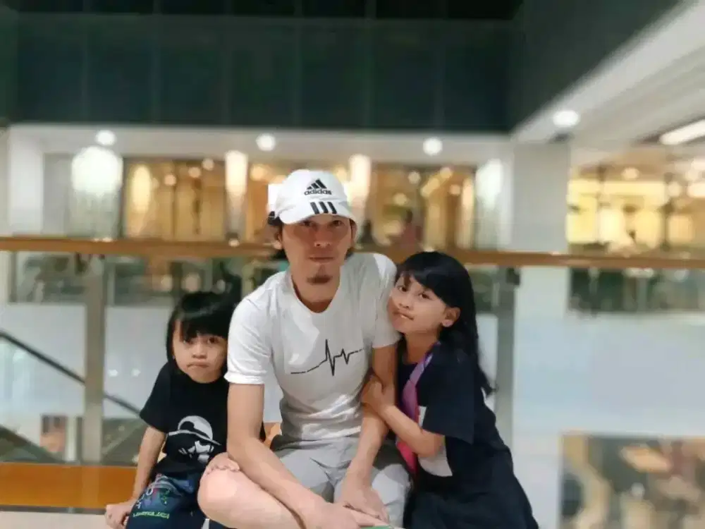 Cari pekerjaan apa aja bebas siapa tau siap