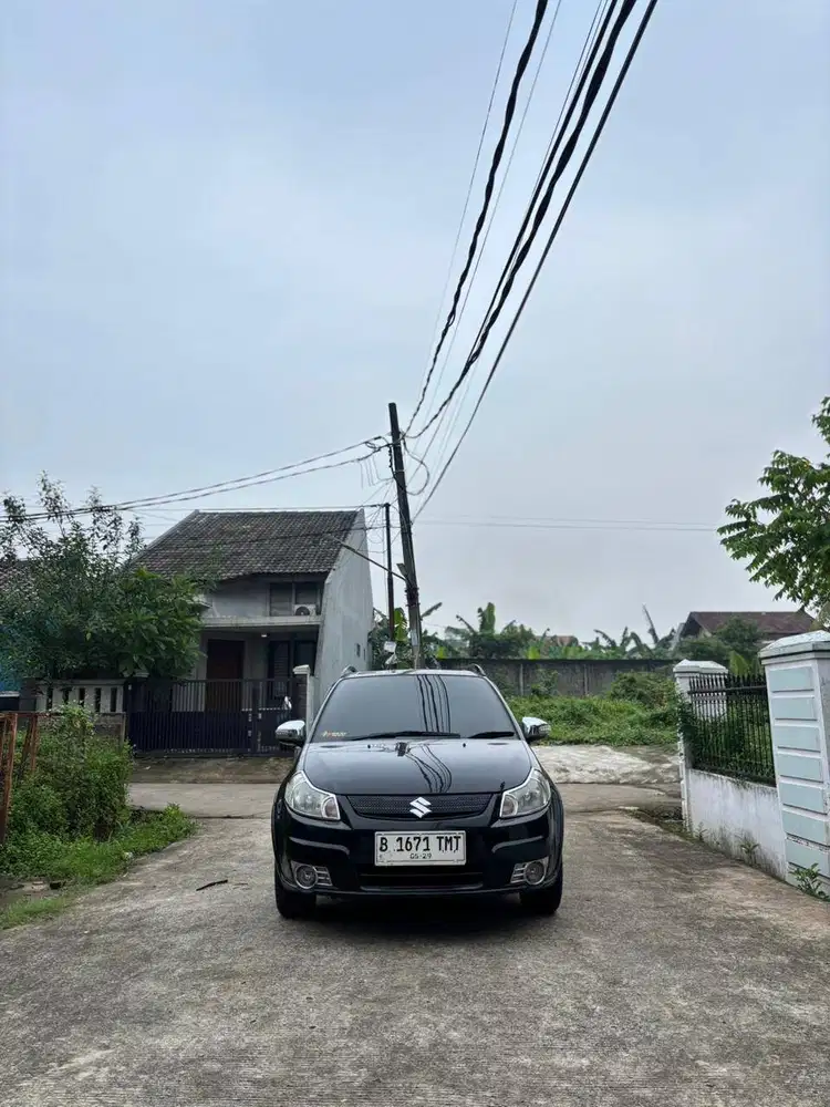 Suzuki SX4 X-Over M/T 2010