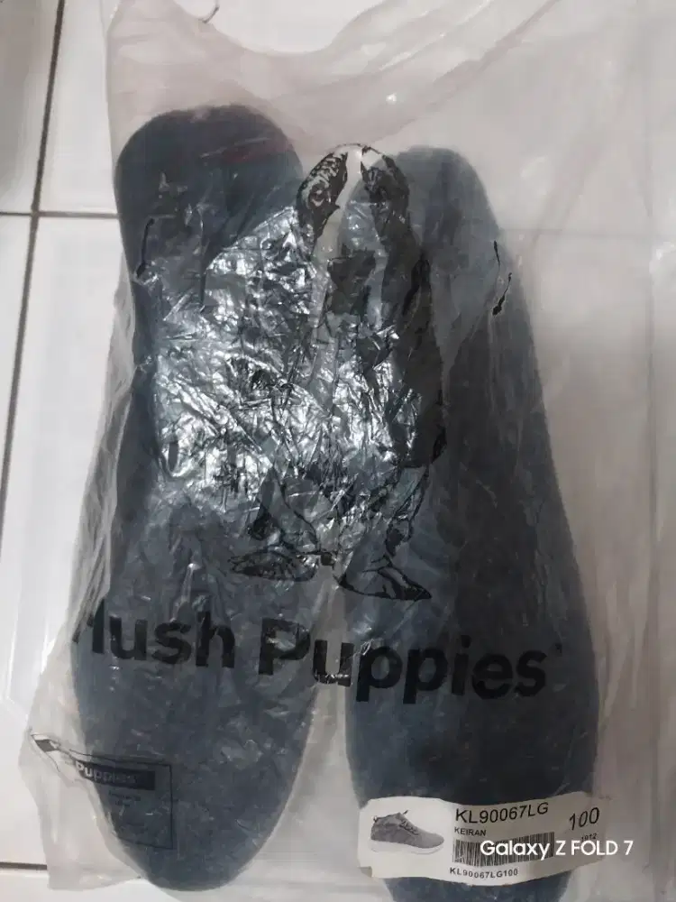 Sepatu hush puppies