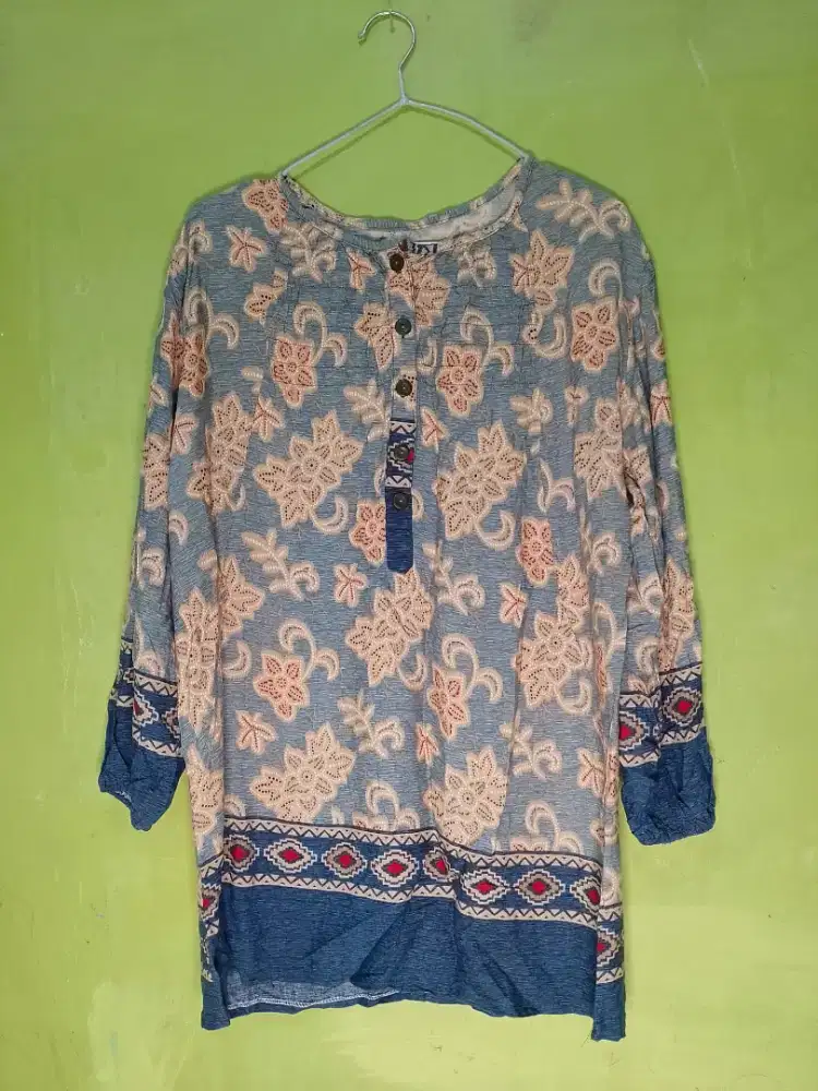 Atasan wanita size L