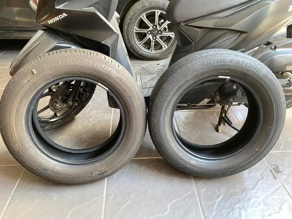 Ban tubless bridgestone R14