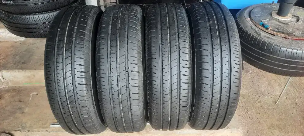 Ban inova reborn Bridgestone 205/65.R16 th 2026 kondisi 99% like new