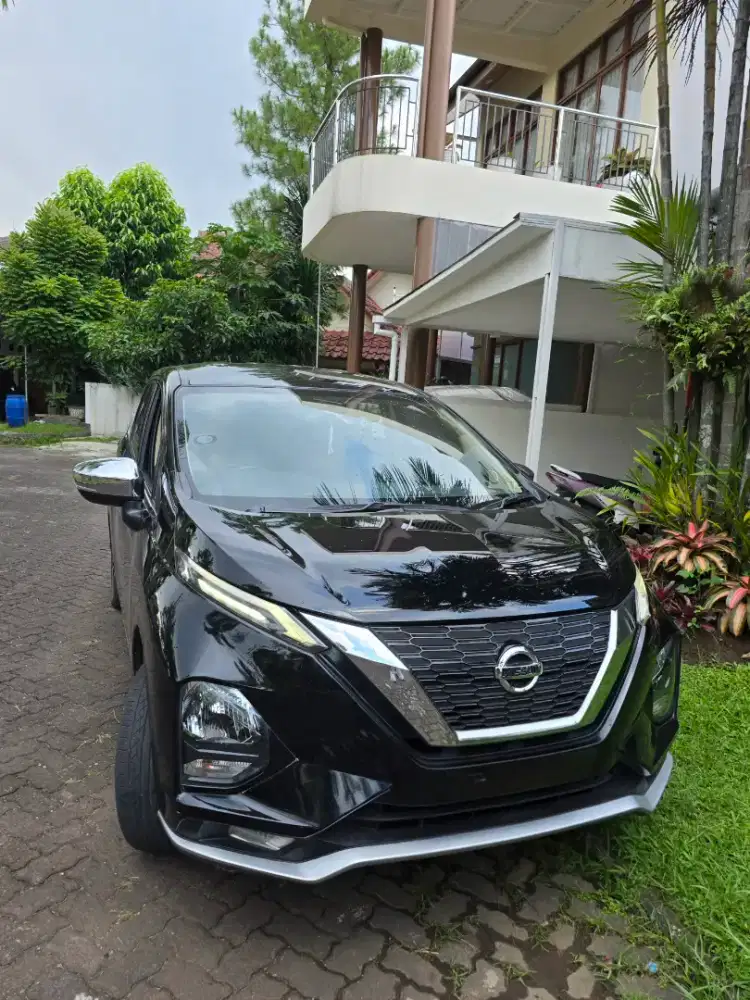 Livina VL AT Hitam 2020