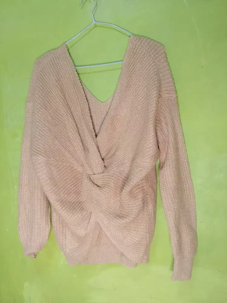 Sweater rajut .
