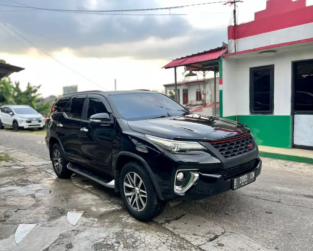 Toyota Fortuner VRZ 2016 Komplit Fulset Tangan Pertama