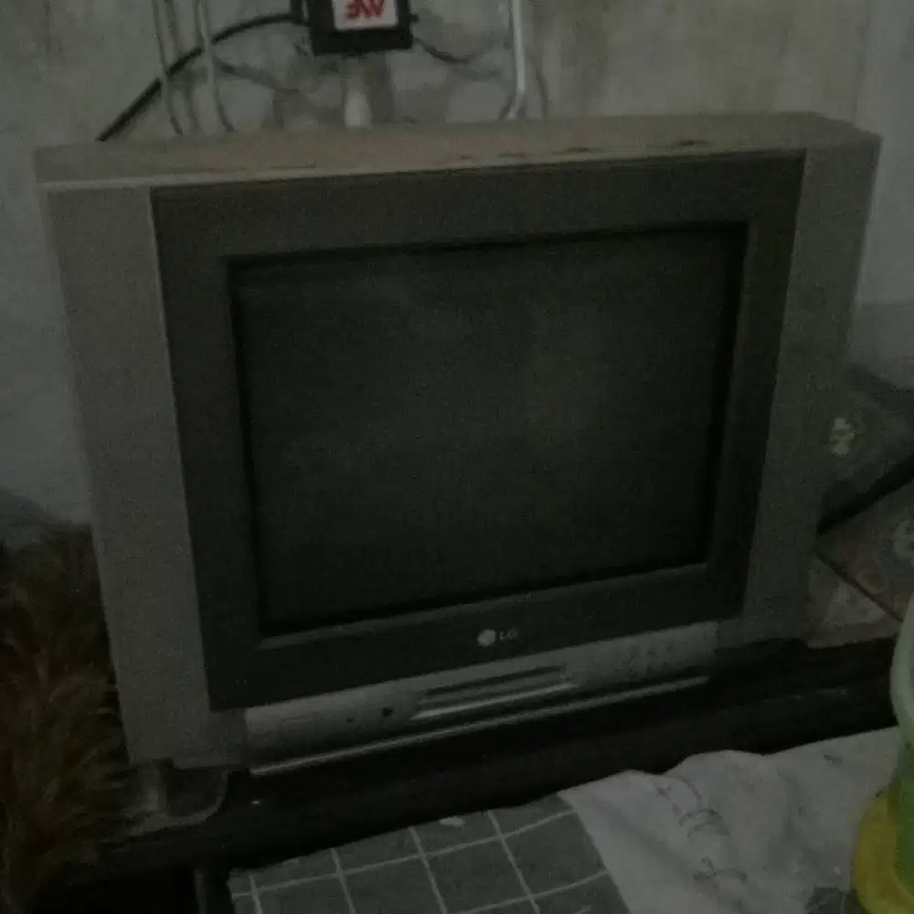 TV Tabung 14 inch Merk LG