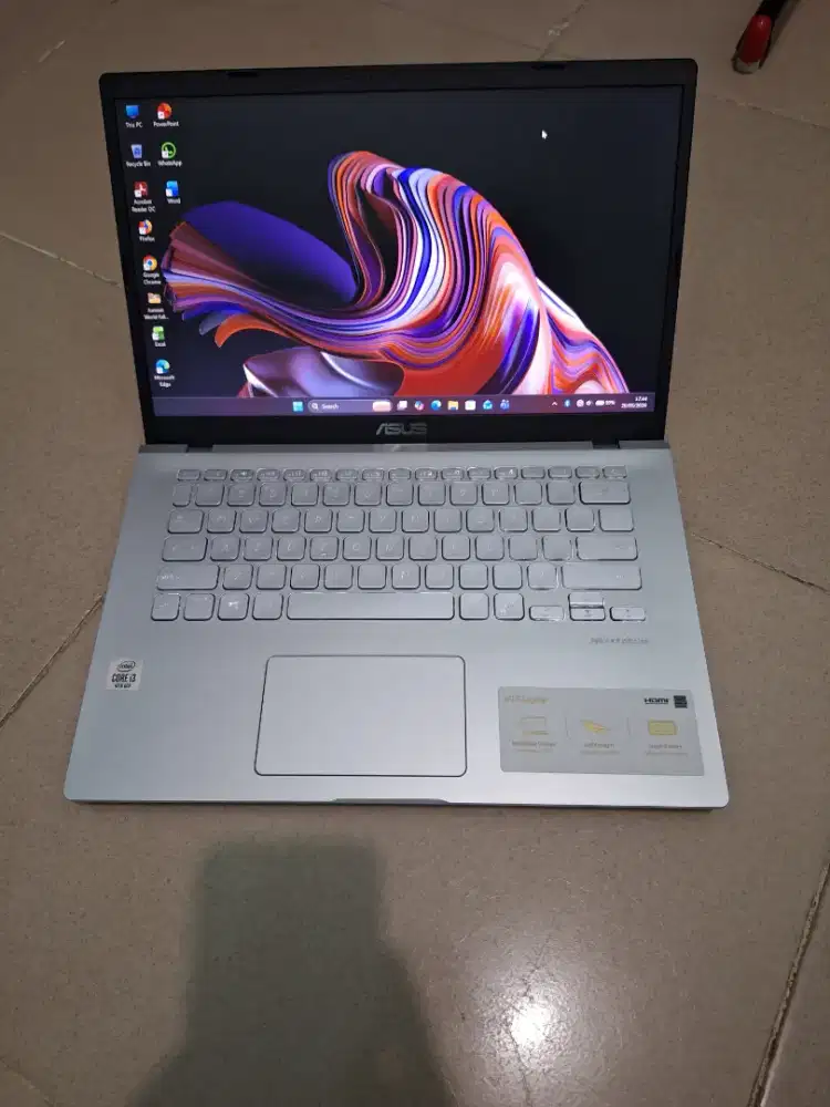 Bismillah di jual laptop asus vivobook slim mulus siap pakai