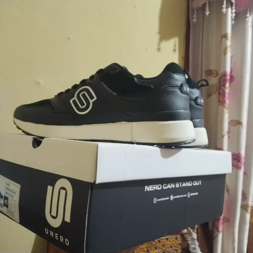 Sepatu Unerd pria