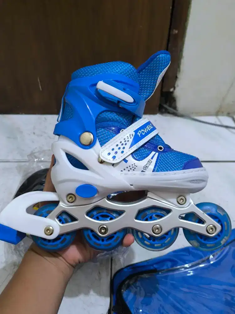 Dijual Sepatu Roda Anak Ukuran S Masih Baru