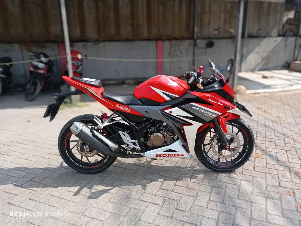 CBR 150R tahun 2017. Km Low