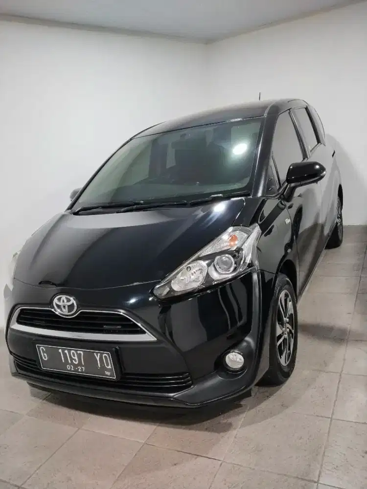 Sienta v 2016 automatic istimewa