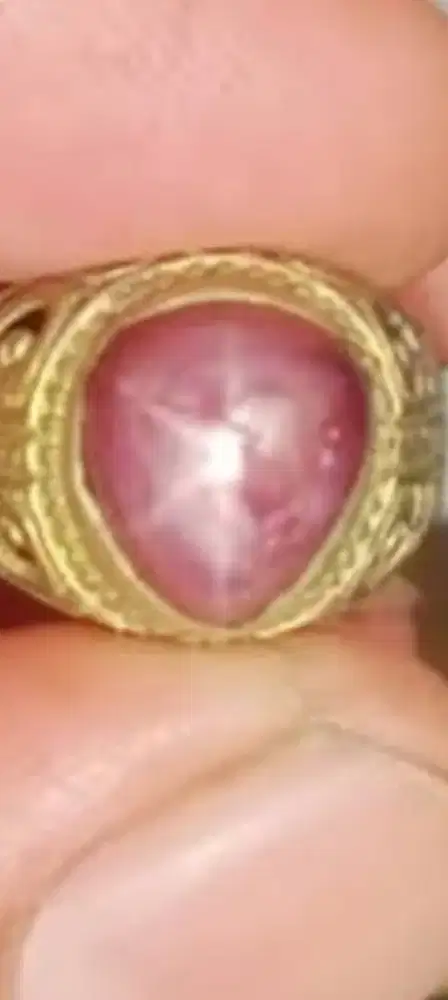 Cincin Ruby Star